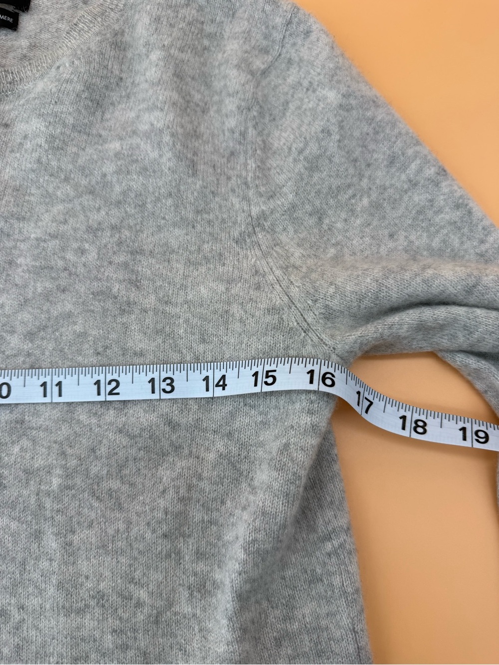 Tahari Pure Luxe Ligh Gray 100% Cashmere Crewneck Soft Cozy Sweater - Picture 5 of 6